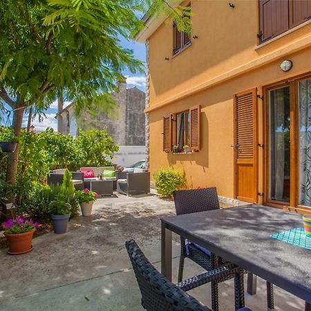 Apartman Madlen Cres Bagian luar foto