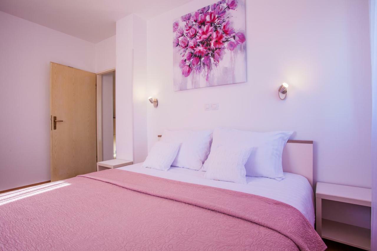 Apartman Madlen Cres Bagian luar foto