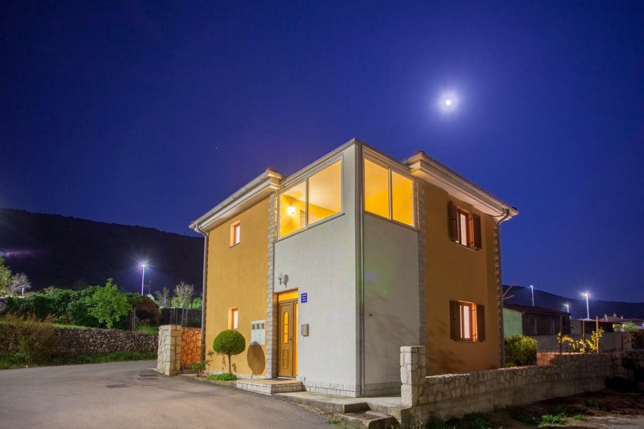 Apartman Madlen Cres Bagian luar foto