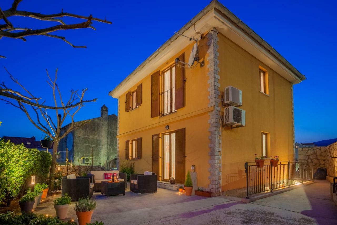 Apartman Madlen Cres Bagian luar foto