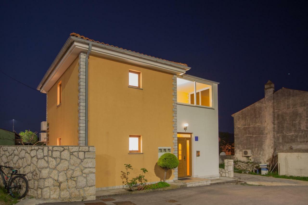 Apartman Madlen Cres Bagian luar foto