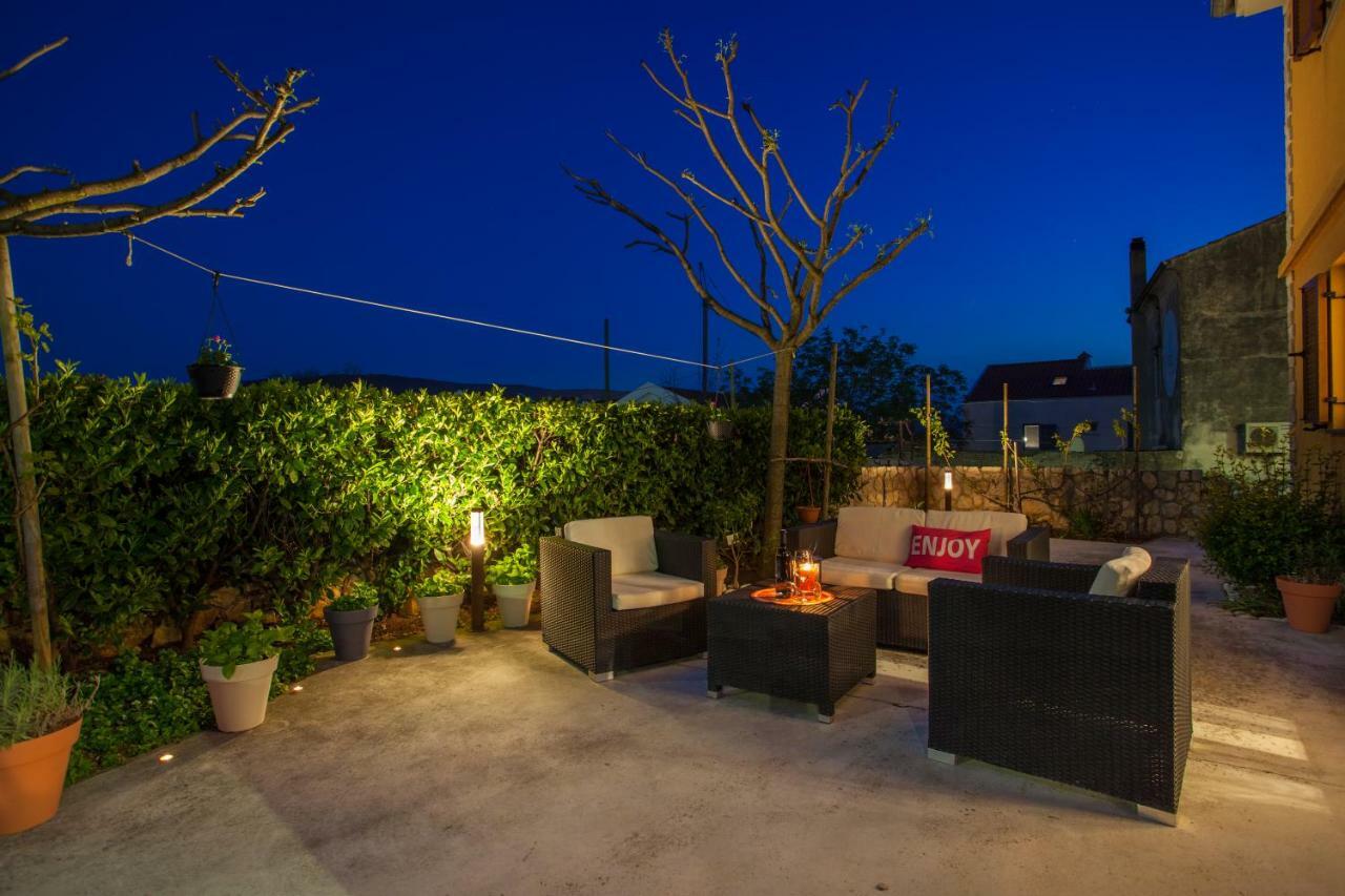 Apartman Madlen Cres Bagian luar foto