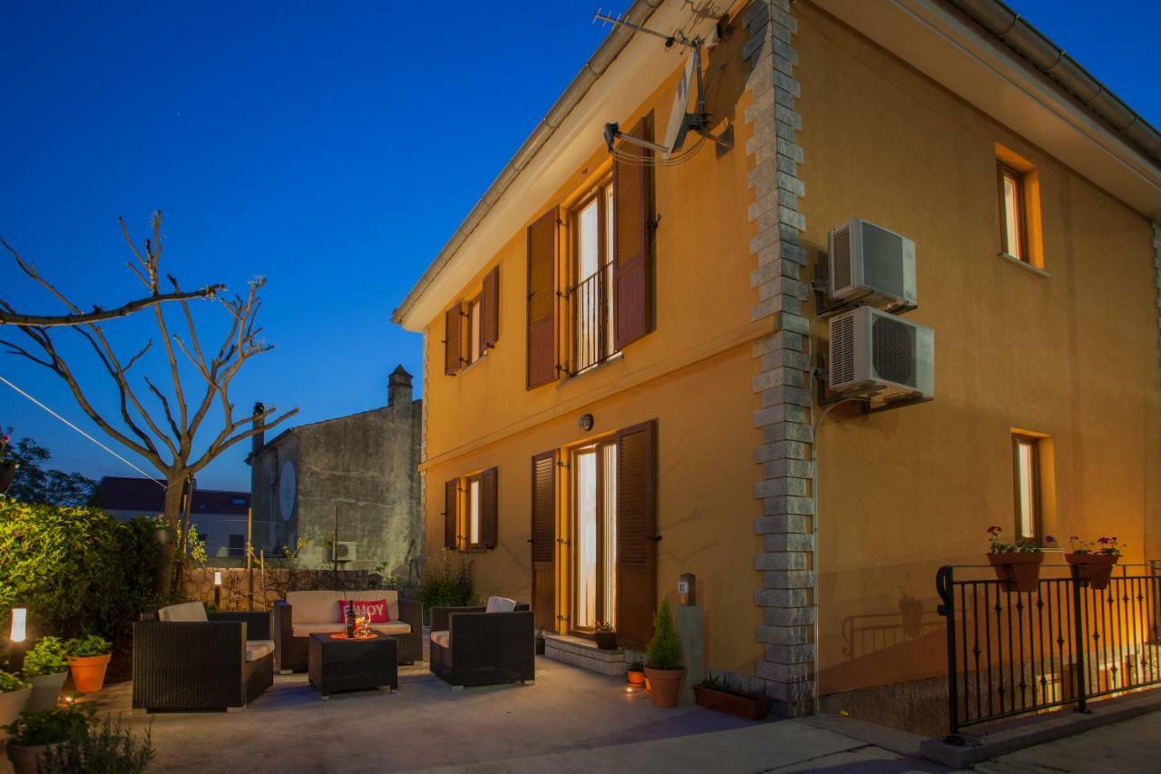 Apartman Madlen Cres Bagian luar foto