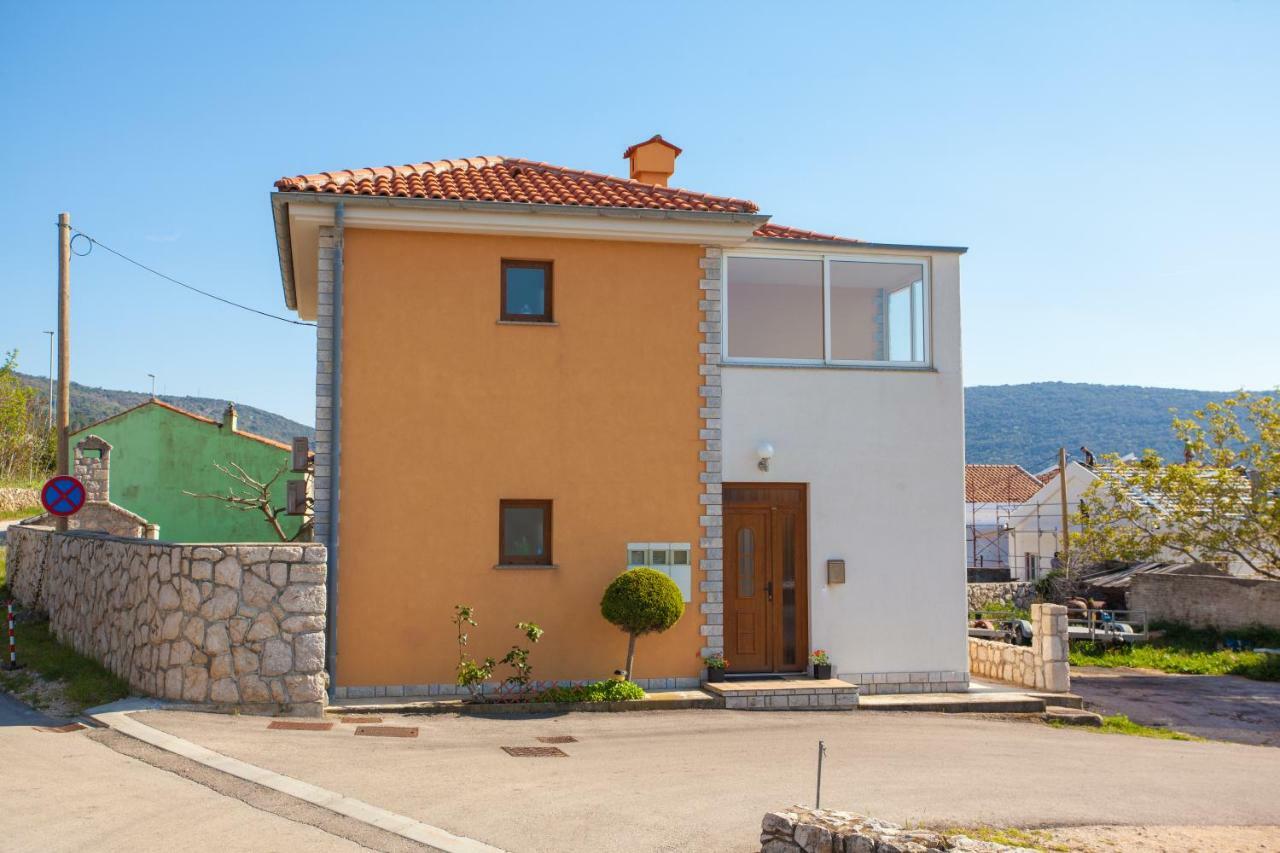 Apartman Madlen Cres Bagian luar foto